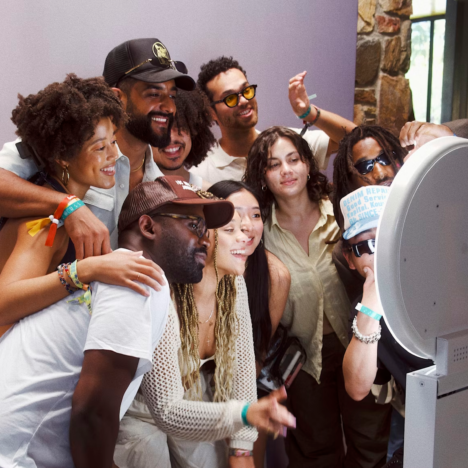 Exemples de robe fourreau pour un mariage : comment choisir le modèle parfait selon votre morphologie